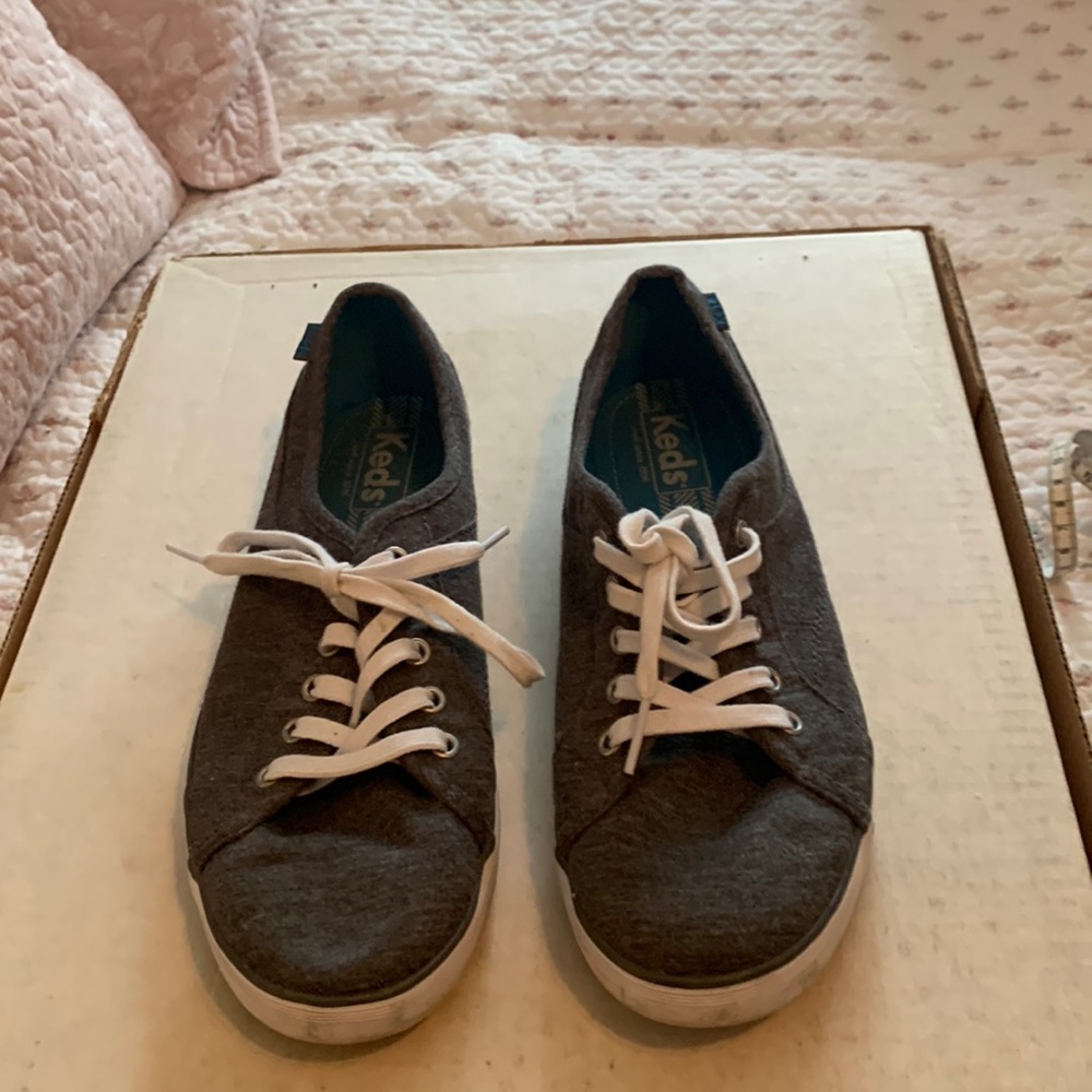 Meds sneakers